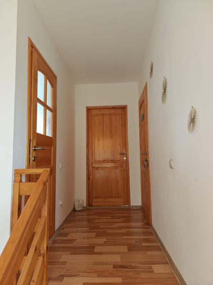 Casă individuală cu 4 camere cu Canalizare în Moieciu