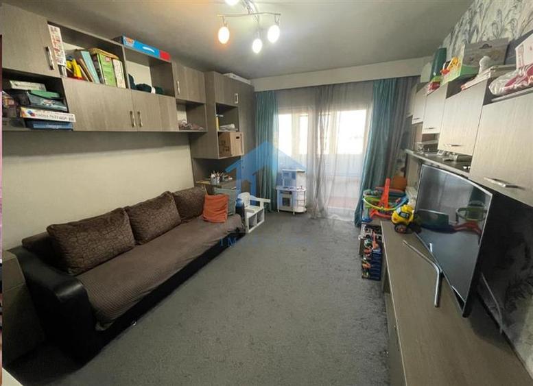 Apartament cu 3 camere decomandat în Mărăști