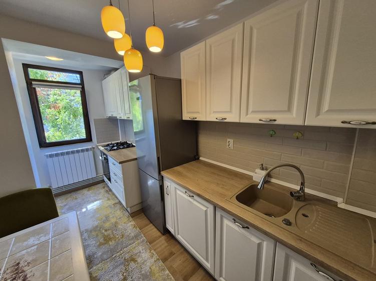 Apartament cu 3 camere semidecomandat în Țiglina 2