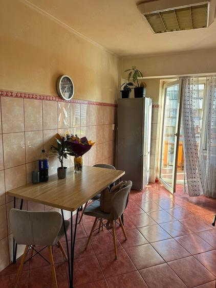 Apartament cu 3 camere decomandat în Decebal