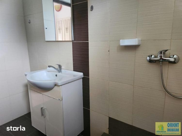 Casă cu 7 camere cu Teren 300 Mp în Nord