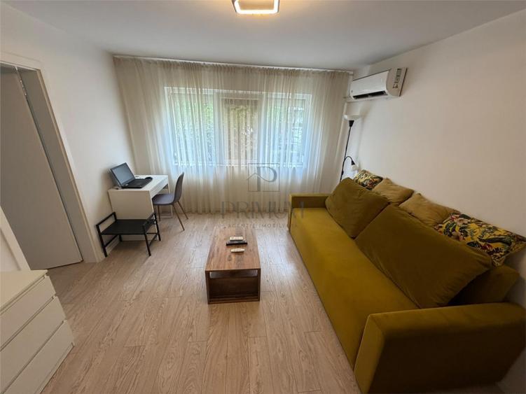 Apartament cu 2 camere semidecomandat, mobilat în Dacia