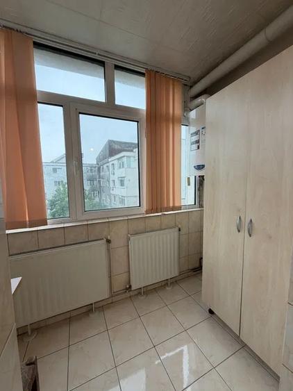 Apartament cu 2 camere decomandat în Nicolina