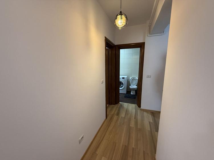 Apartament cu 2 camere semidecomandat, mobilat în Central