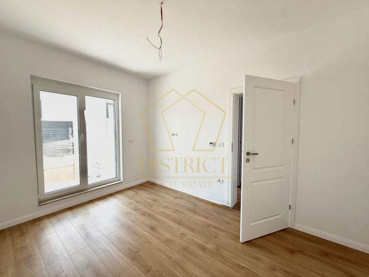Duplex cu 4 camere cu Canalizare în Covaci