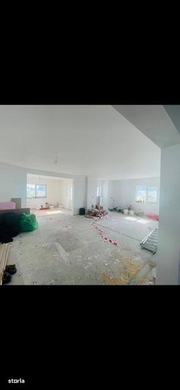 Casă cu 4 camere în Jebel