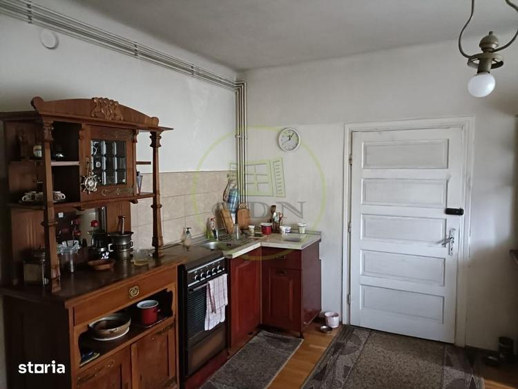 Casă cu 3 camere decomandat în Hodac