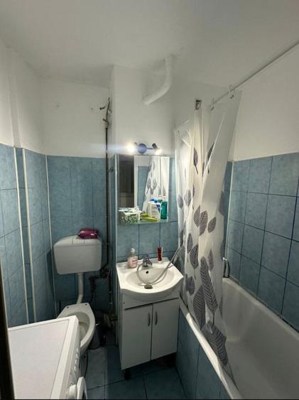 Apartament cu 2 camere semidecomandat, mobilat în Valea Rosie