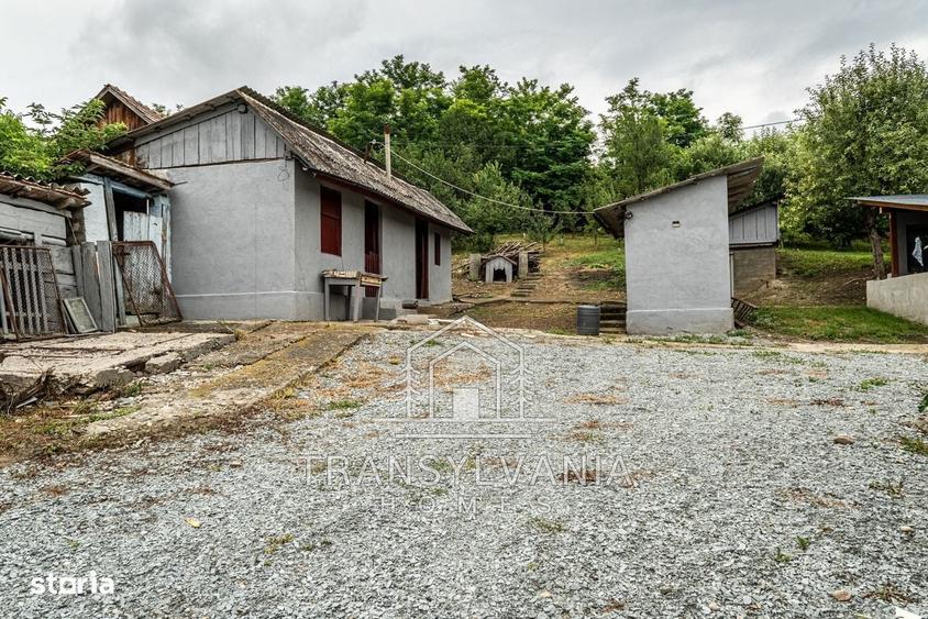 Casă cu 4 camere în Sânnicoară