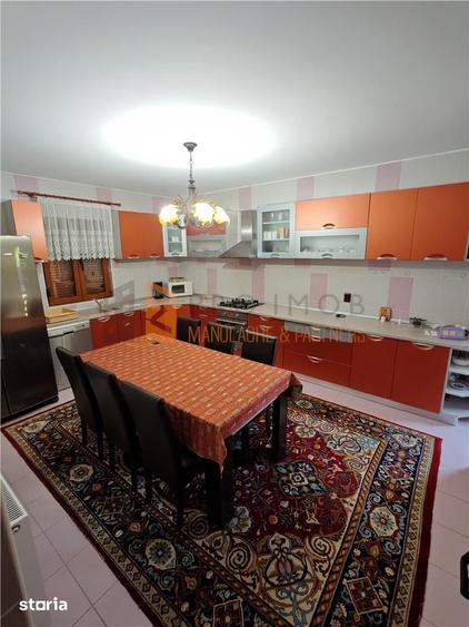 Casă cu 5 camere cu Teren 1024 Mp în Galbenu