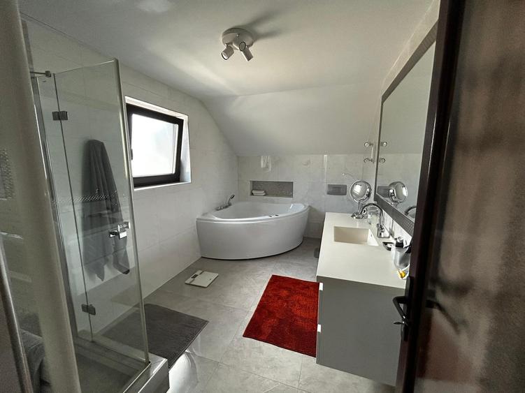 Casă individuală cu 5 camere cu Piscina în Porolissum