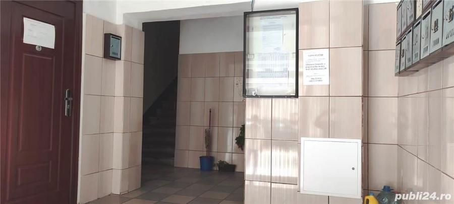 Apartament cu 3 camere decomandat în Crihala