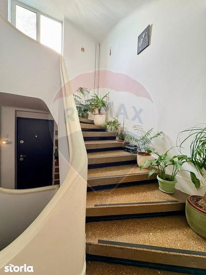 Casă cu 6 camere cu Teren 593.28 Mp în Pantelimon