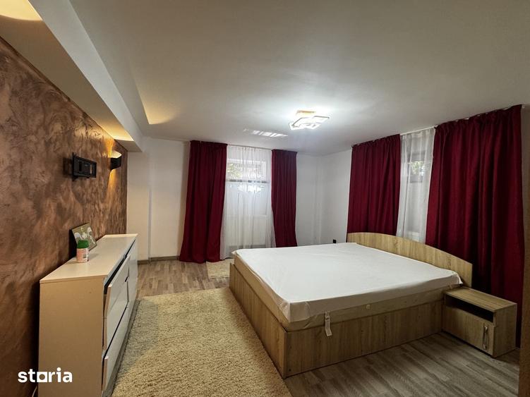 Apartament cu 3 camere semidecomandat în Borhanci