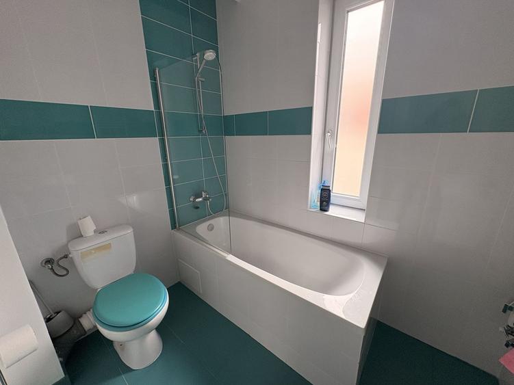 Duplex cu 4 camere cu Canalizare în Europa