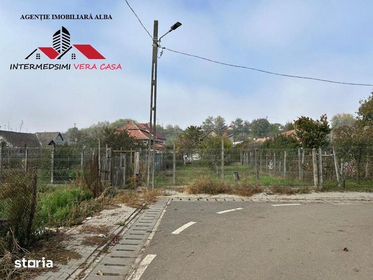 Casă cu 4 camere cu Teren 922 Mp în Teiu