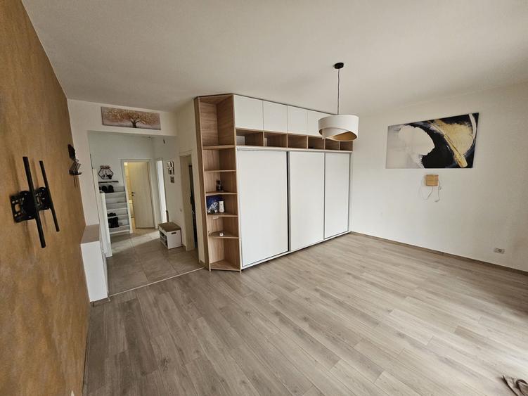 Apartament cu 2 camere decomandat în Olteni