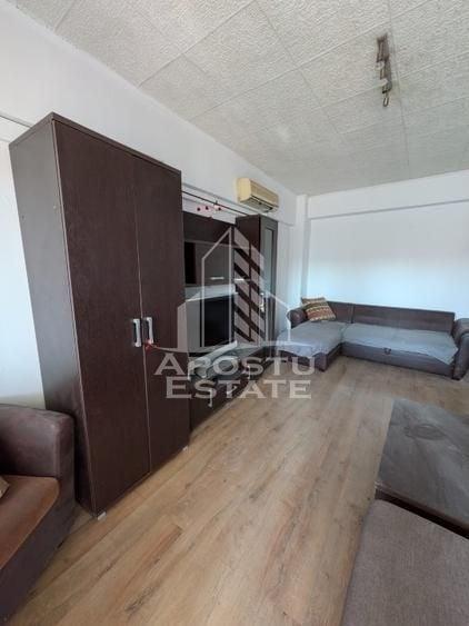 Apartament cu 2 camere decomandat, mobilat în Central