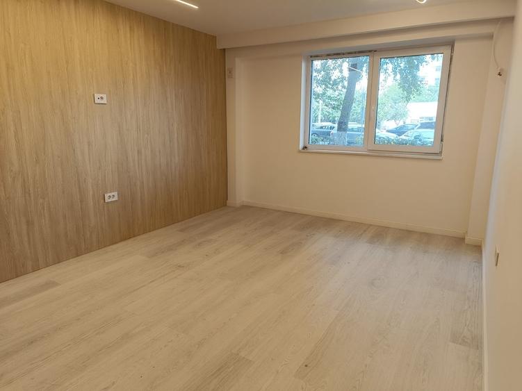 Garsonieră decomandată în Boema