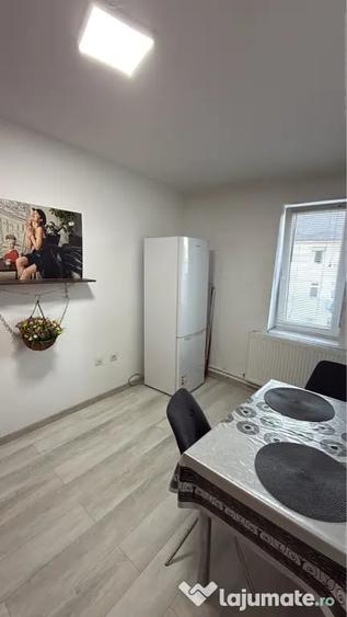 Apartament cu 3 camere decomandat în Nord