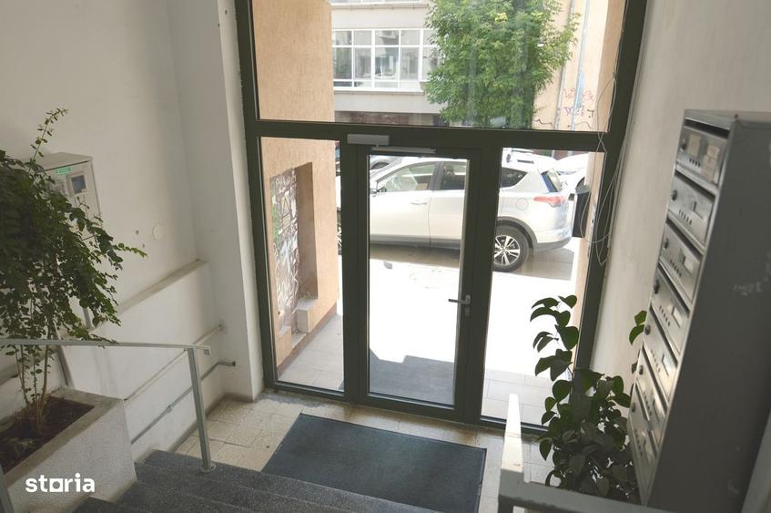Apartament cu 3 camere în Calea Victoriei