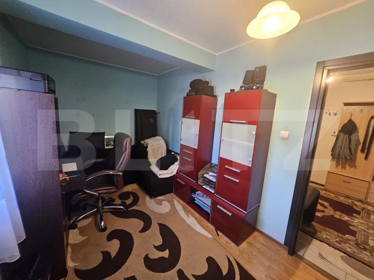 Apartament cu 4 camere semidecomandat, mobilat în Florești