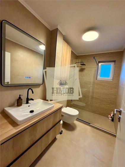 Apartament cu 4 camere decomandat în Central