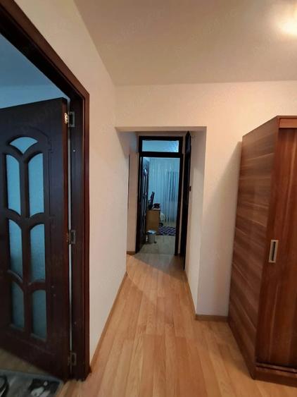 Apartament cu 4 camere decomandat în Micro 21