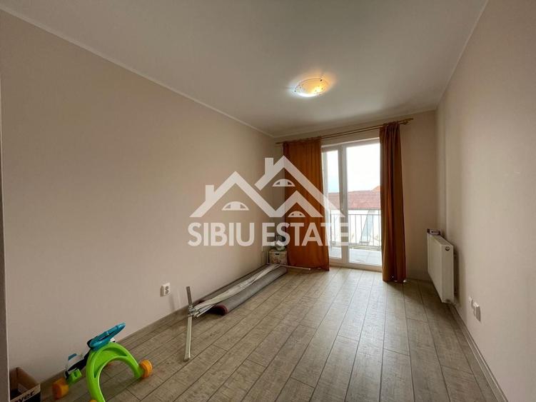 Apartament cu 3 camere decomandat, mobilat în Lazaret