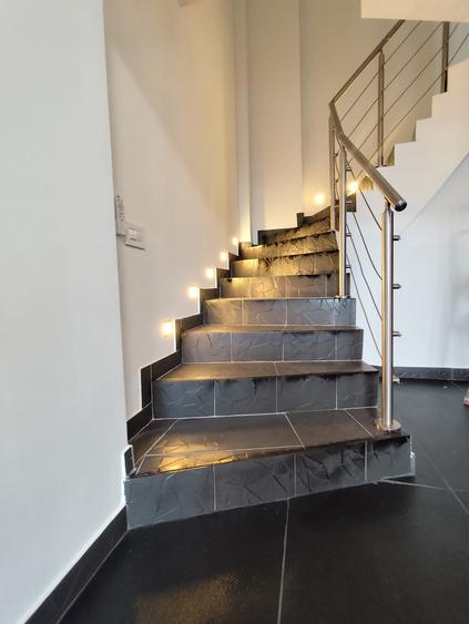 Apartament cu 6 camere decomandat în Unirii