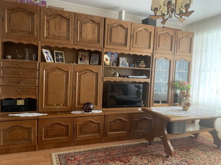 Apartament cu 3 camere decomandat în Caracal