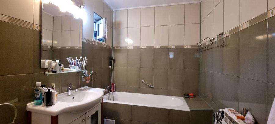 Casă individuală cu 5 camere cu Canalizare în Prelungirea Ghencea