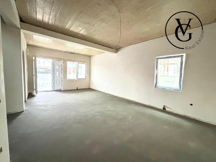 Casă individuală cu 4 camere cu Canalizare în Exterior Est