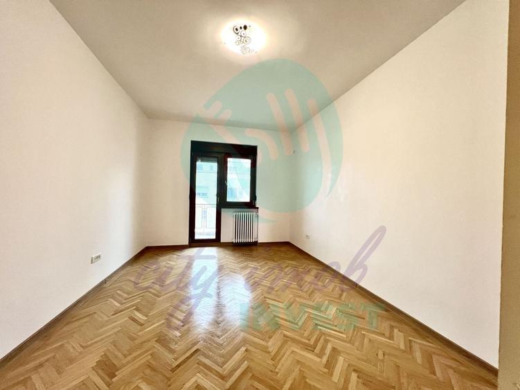 Apartament cu 4 camere decomandat în Cișmigiu