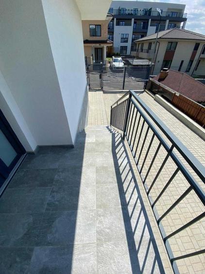 Duplex cu 4 camere cu Canalizare în Iris