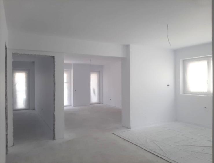 Brasov Apartament 3 camere 82 mp + 2 terase de 24 mp zona rezidentiala aerisita - 13