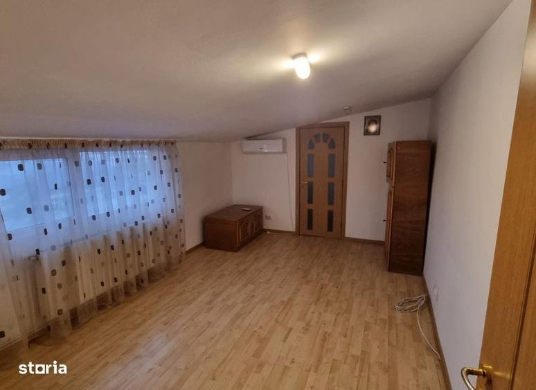 Apartament cu 2 camere decomandat în Nicolina