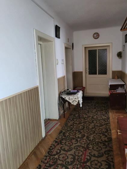 Casă cu 3 camere cu Teren 719 Mp în Central