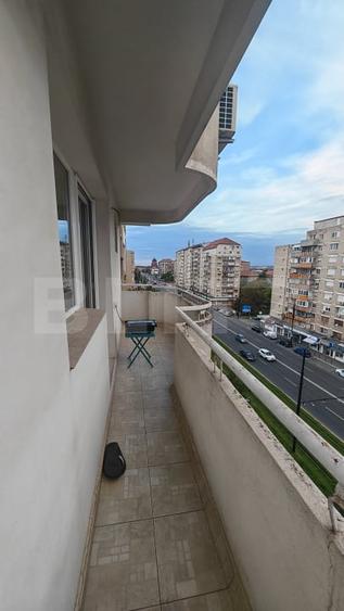 Apartament cu 3 camere decomandat, mobilat în Nufărul