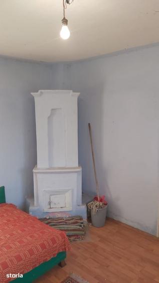 Casă cu 5 camere cu Teren 2800 Mp în Gostinari