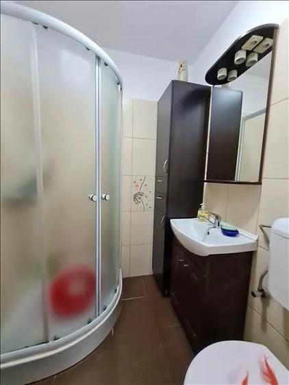 Apartament cu 2 camere semidecomandat în Florilor
