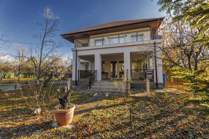 Casă cu 6 camere cu Teren 567 Mp în Central