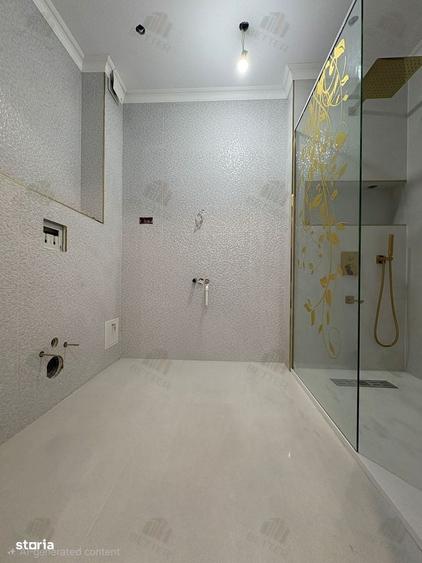 Apartament cu 3 camere decomandat în Central — fotografia 1
