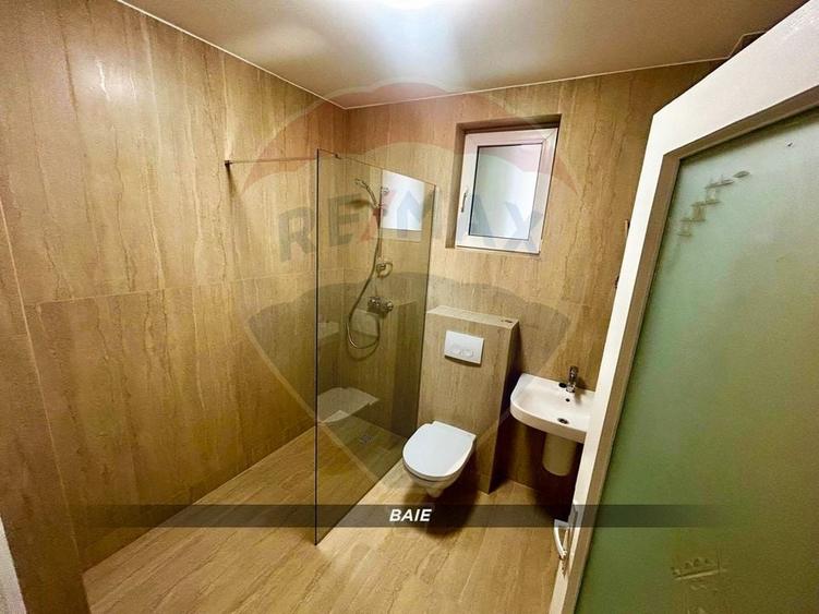 Birou, de 350 mp, în Valea Roșie