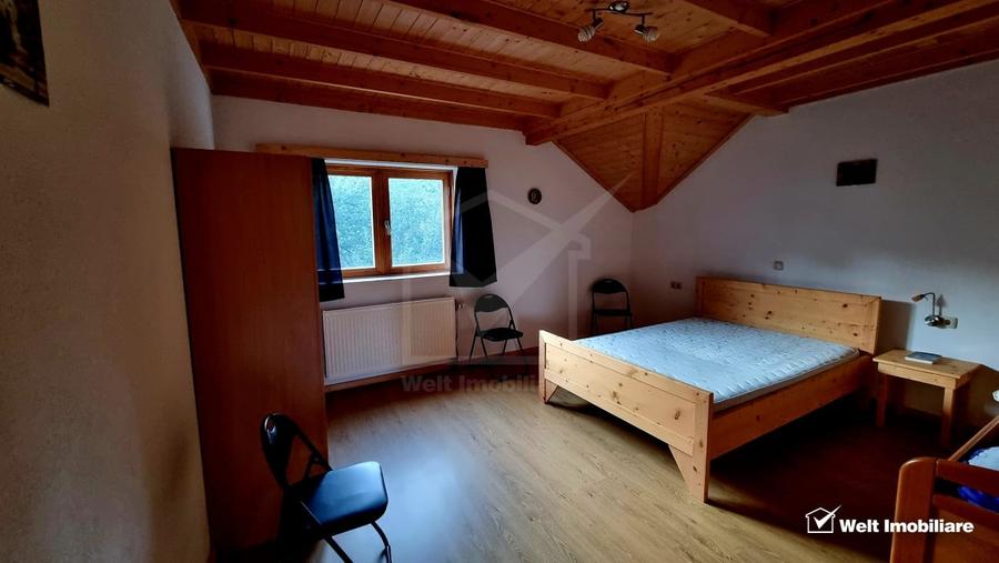 Casă individuală cu 10 camere cu Garaj în Râșca
