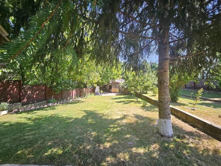 Casă cu Teren 1697 Mp în Ștefănești