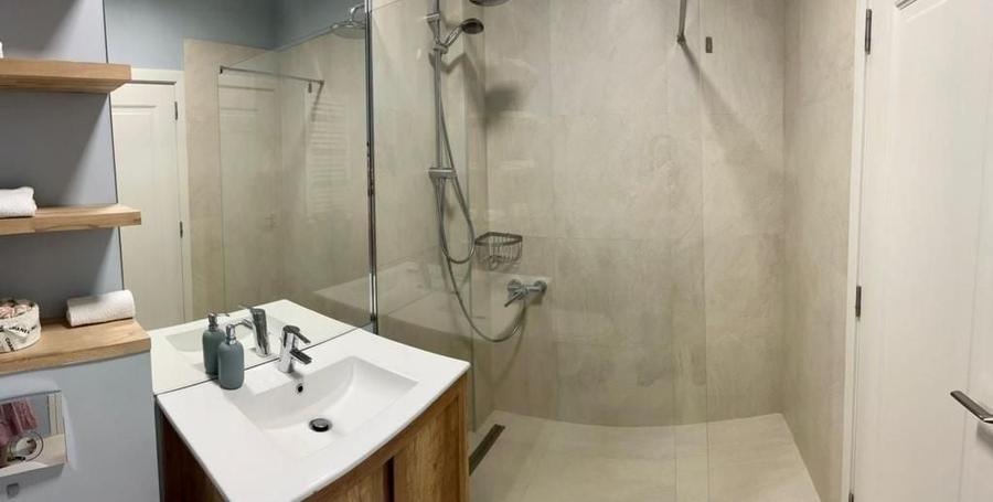 Apartament cu 2 camere decomandat, mobilat în Tudor