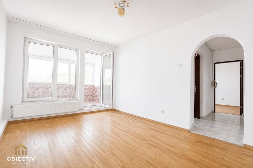 Apartament cu 4 camere decomandat în Central