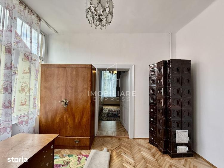 Apartament cu 4 camere în Gruia