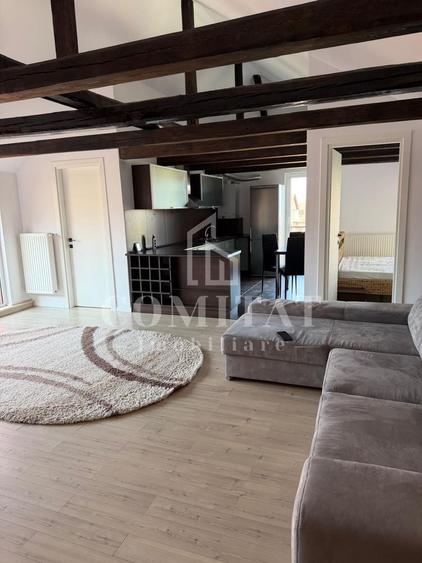 Apartament cu 3 camere semidecomandat, mobilat în Bună Ziua